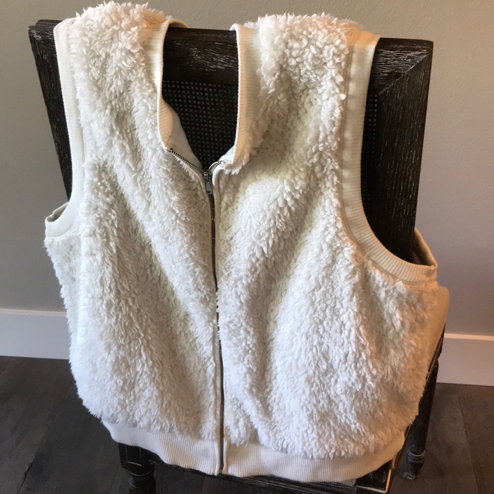 Aerie vest